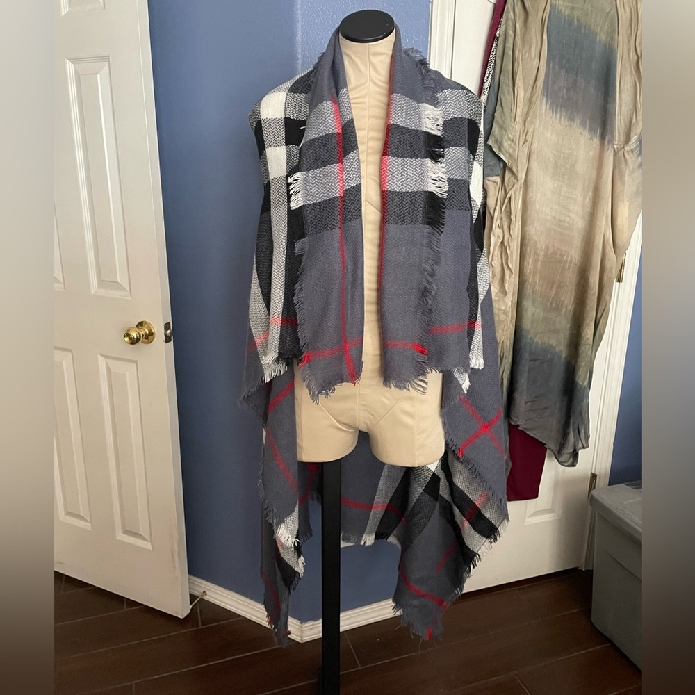 Plaid Waterfall Vest - Picture 3 of 7